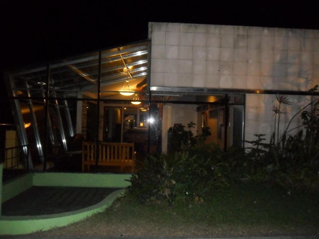 Tagaytay Econo Hotel Tagaytay City Exterior photo