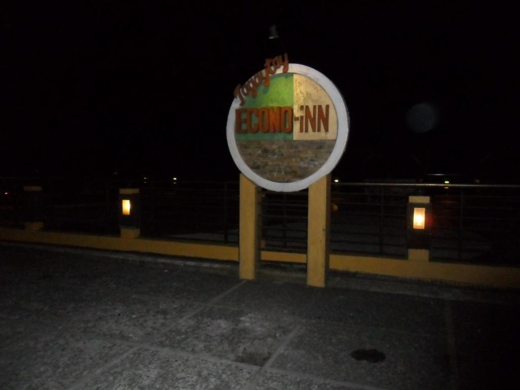 Tagaytay Econo Hotel Tagaytay City Exterior photo