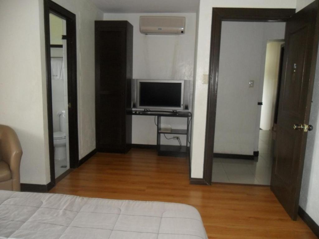 Tagaytay Econo Hotel Tagaytay City Room photo