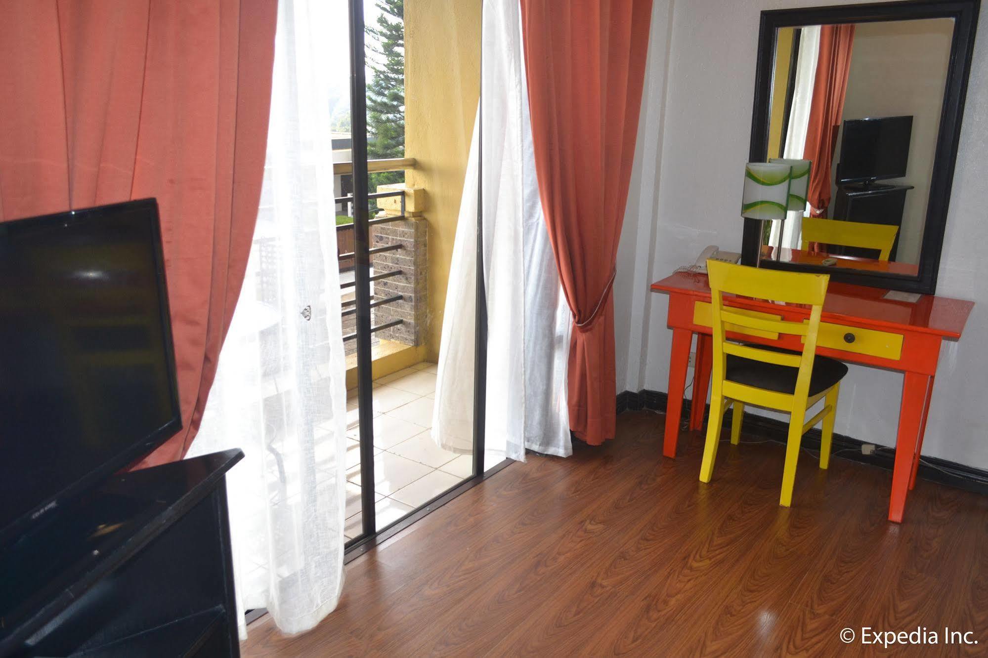 Tagaytay Econo Hotel Tagaytay City Exterior photo