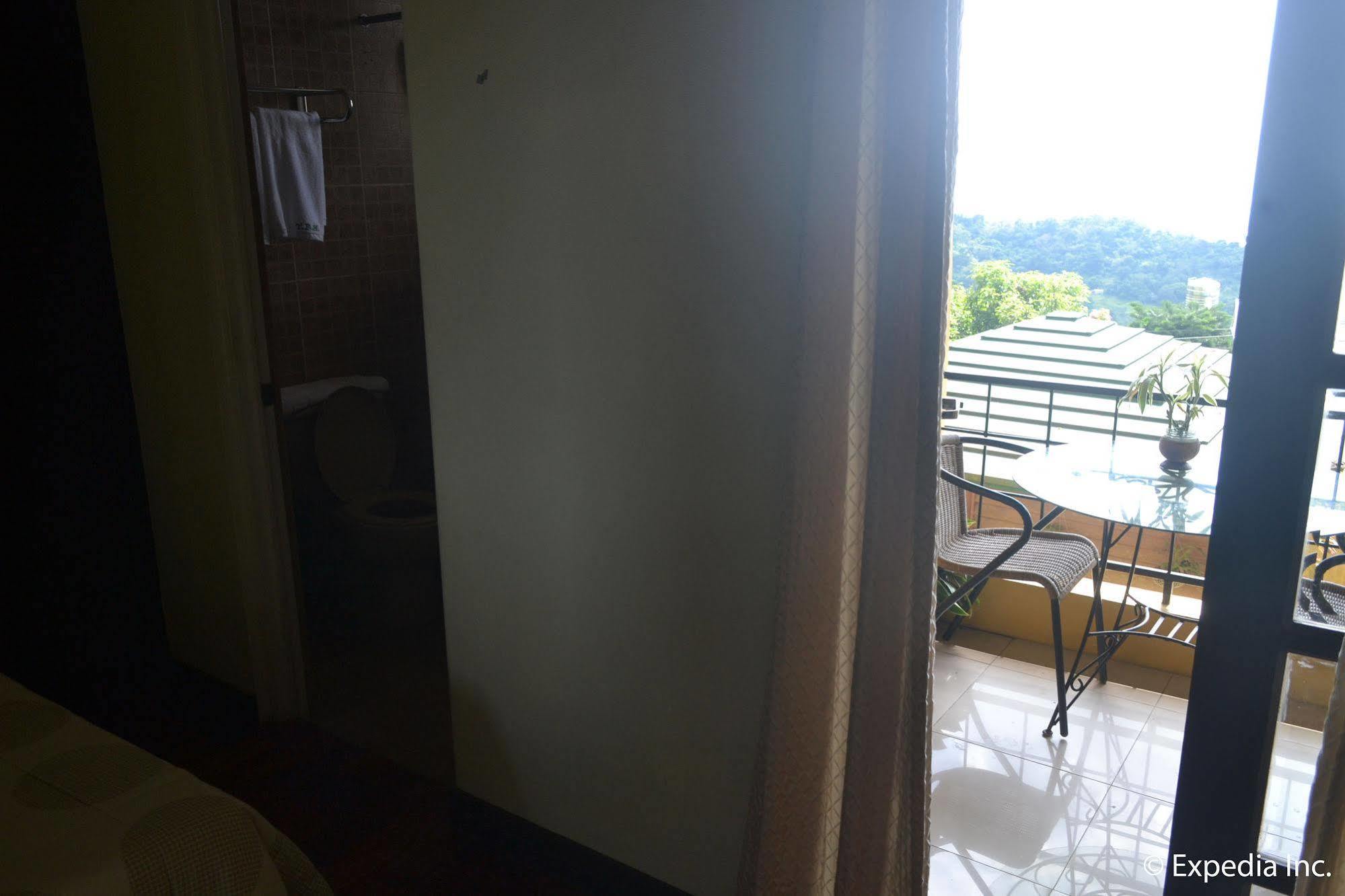 Tagaytay Econo Hotel Tagaytay City Exterior photo