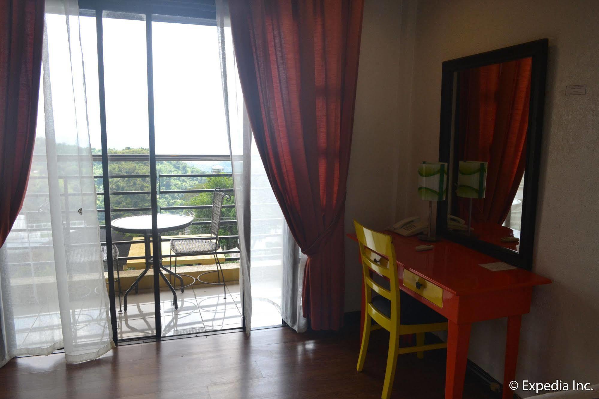 Tagaytay Econo Hotel Tagaytay City Exterior photo